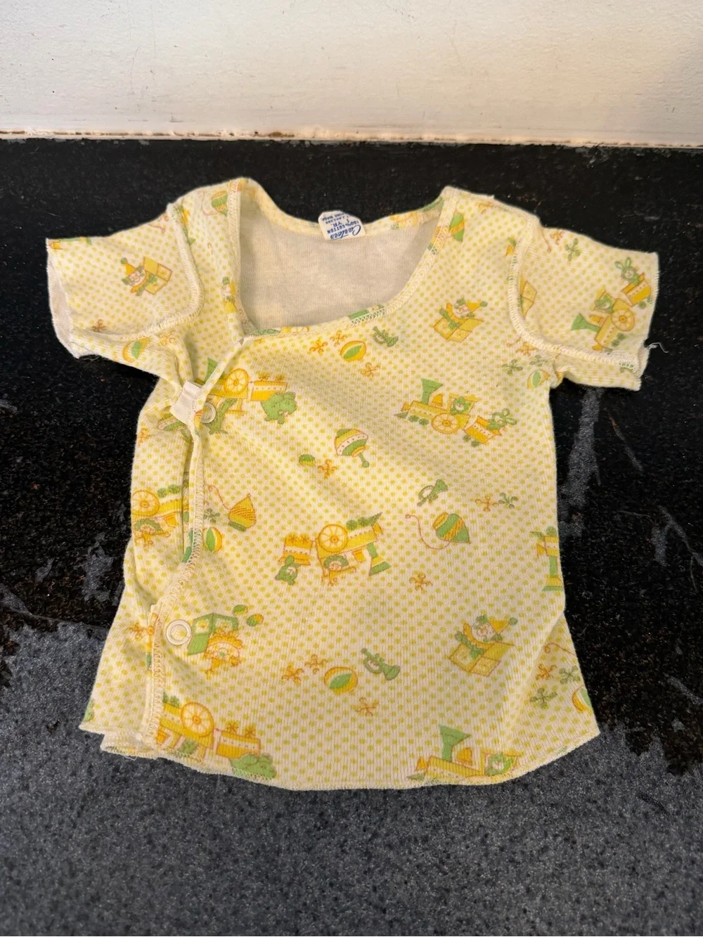 Infant Unisex CARTERS VINTAGE 1979 Cotton side snap Yellow/Aqua Undershirts 1YR